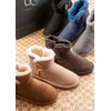 UGG с декоративными элементами: тренд Instagram